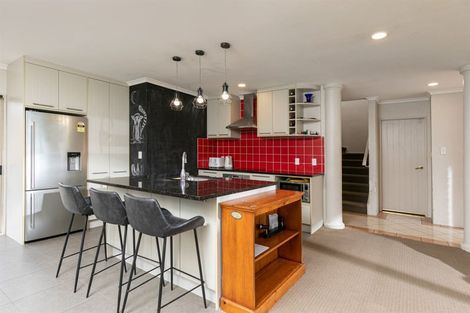 Photo of property in 33 Gala Place, Henderson, Auckland, 0612