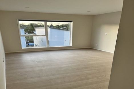 Photo of property in 28d Halberg Street, Glenfield, Auckland, 0629