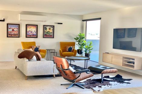 Photo of property in 35 Minaret Ridge, Wanaka, 9305