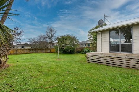 Photo of property in 71 Queenwood Road, Levin, 5510