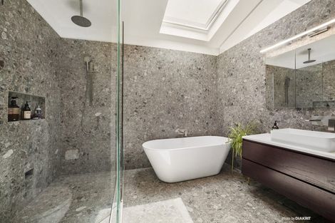 Photo of property in 32 Upton Terrace, Thorndon, Wellington, 6011