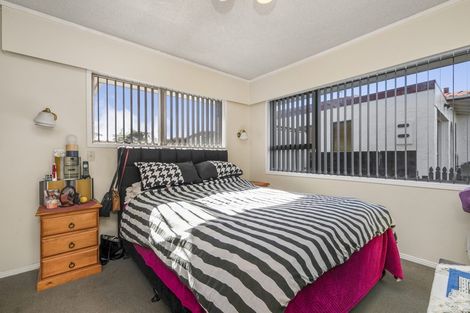 Photo of property in 13 Waimai Avenue, Weymouth, Auckland, 2103
