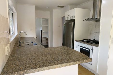 Photo of property in 11 Emirau Place, Glenfield, Auckland, 0629