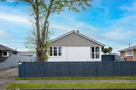 Photo of property in 17 Neal Crescent, Onekawa, Napier, 4110