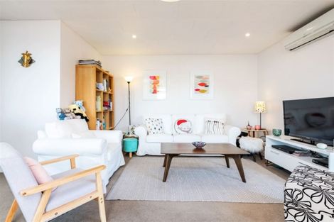 Photo of property in 2/88 Roberts Road, Te Atatu South, Auckland, 0610