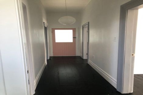 Photo of property in 15 Luxford Street, Berhampore, Wellington, 6023