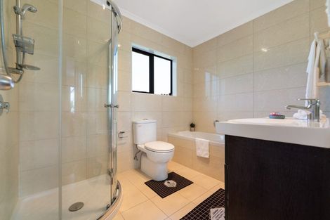 Photo of property in 19a Kelwyn Road, Kelston, Auckland, 0602