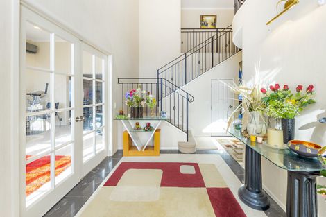 Photo of property in 42 Thornbury Crescent, East Tamaki Heights, Auckland, 2016