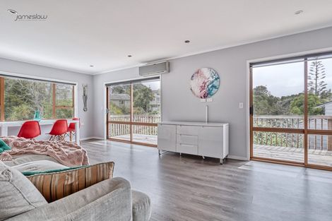 Photo of property in 2/18 Tiri View Place, Waiake, Auckland, 0630