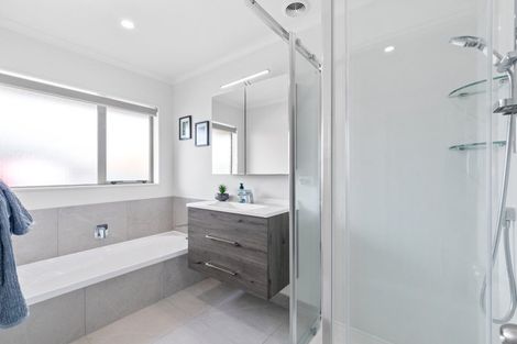 Photo of property in 26 Nanleen Rise, Manurewa, Auckland, 2105