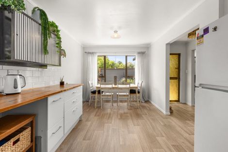 Photo of property in 2/2 Church Road, Taradale, Napier, 4112