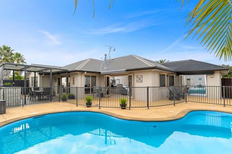 Photo of property in 18 Saint Clair Place, Papamoa Beach, Papamoa, 3118