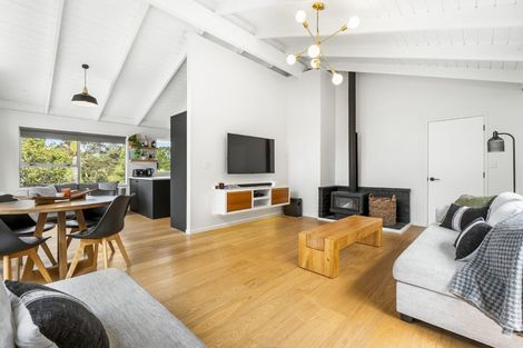 Photo of property in 2/31 Tui Glen Road, Birkenhead, Auckland, 0626