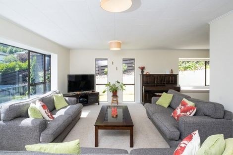 Photo of property in 9 Cumberland Rise, Taradale, Napier, 4112