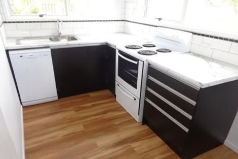 Photo of property in 1/3 Flagstaff Place, Massey, Auckland, 0614