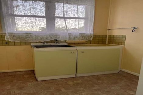 Photo of property in 11 Linden Avenue, Tawa, Wellington, 5028