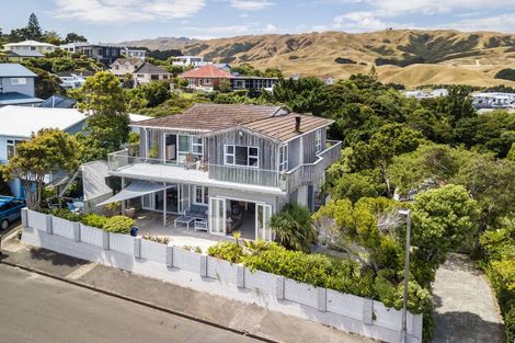 Photo of property in 58 Motuhara Road, Plimmerton, Porirua, 5026