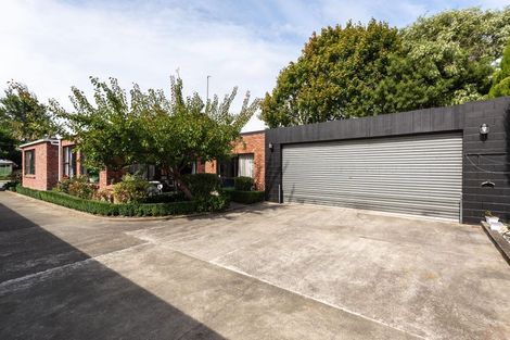 Photo of property in 327 Avonhead Road, Avonhead, Christchurch, 8042