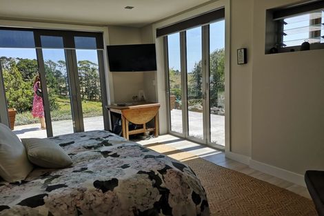 Photo of property in 73 Keanes Road, Maraetai, Howick, 2571