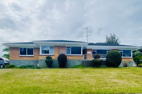 Photo of property in 5 Freshney Place, Hillpark, Auckland, 2102