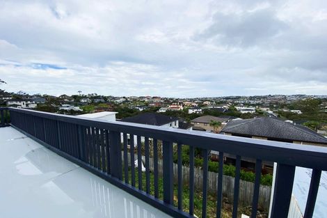 Photo of property in 38 Namsan Close, Fairview Heights, Auckland, 0632
