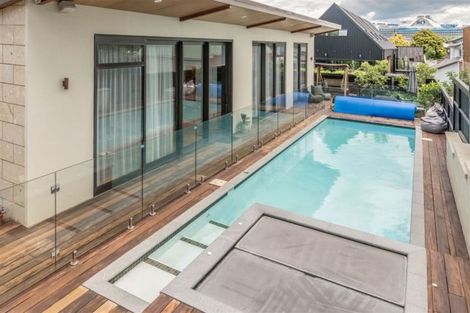 Photo of property in 18 Oceanview Road, Mount Maunganui, 3116