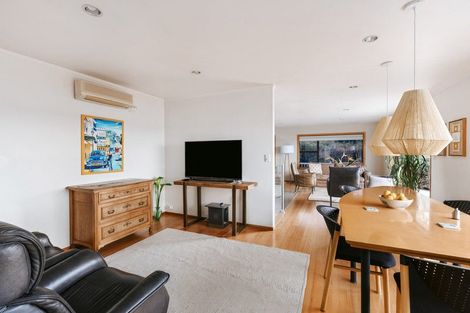 Photo of property in 96 Omokoroa Road, Omokoroa, 3114