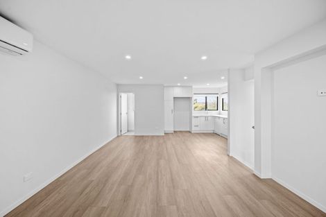 Photo of property in 16 Gossamer Drive, Pakuranga Heights, Auckland, 2010