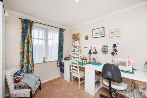 Photo of property in 453 Aokautere Drive, Aokautere, Palmerston North, 4471