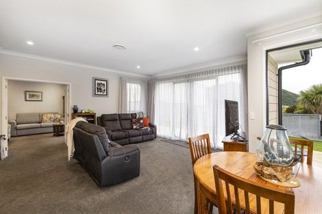 Photo of property in 10 Admiralty Place, Waikawa, Picton, 7220