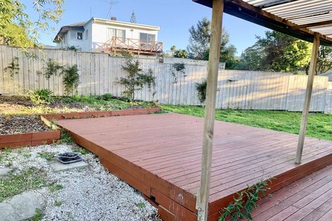 Photo of property in 33 Diana Drive, Glenfield, Auckland, 0627