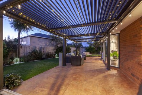 Photo of property in 68 Guildford Drive, Paraparaumu, 5032