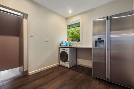 Photo of property in 13 Madeley Road, Mount Pleasant, Christchurch, 8081