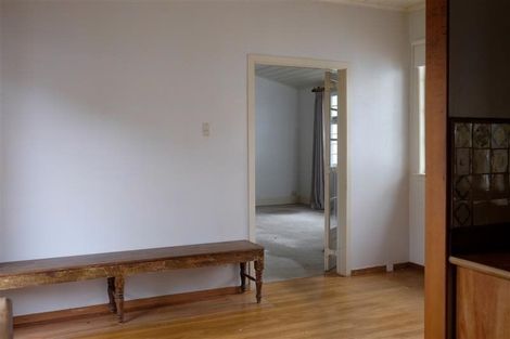 Photo of property in 90 Pendarves Street, New Plymouth, 4310