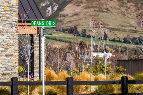 Photo of property in 9 Deans Drive, Wanaka, 9305