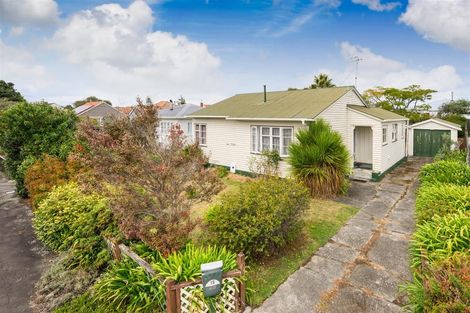 Photo of property in 19 Morris Street, Marton, 4710