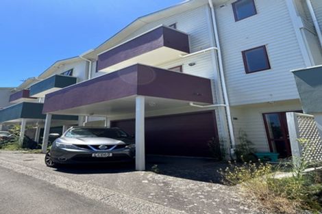 Photo of property in 5 Mitika Way, Strathmore Park, Wellington, 6022