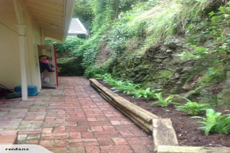 Photo of property in 12 Governor Road, Northland, Wellington, 6012