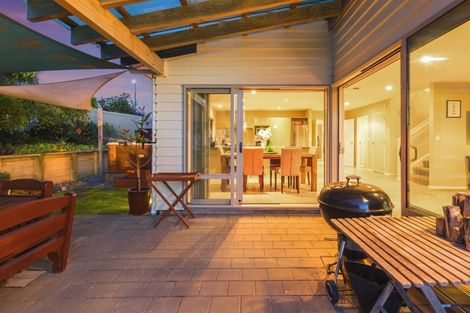 Photo of property in 6 Sumner Terrace, Aotea, Porirua, 5024