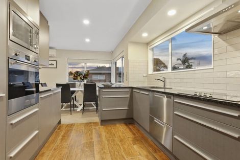 Photo of property in 2/54 Lakeside Drive, Orewa, 0931