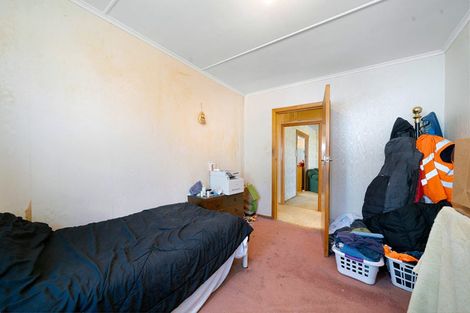 Photo of property in 24 Cobham Crescent, Kelston, Auckland, 0602