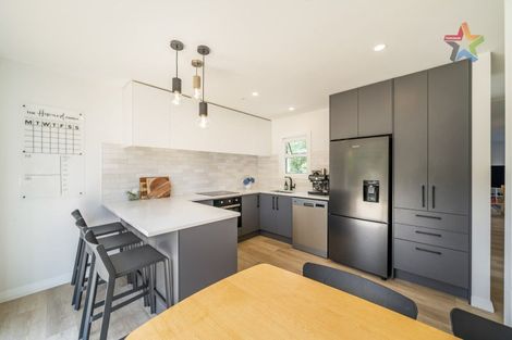 Photo of property in 14 Young Grove, Stokes Valley, Lower Hutt, 5019