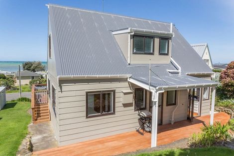 Photo of property in 68 Akitio Esplanade, Akitio, Pongaroa, 4991