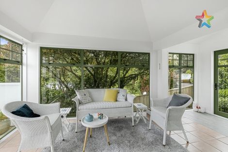 Photo of property in 95 Viewmont Drive, Harbour View, Lower Hutt, 5010