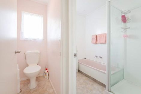 Photo of property in 1/22 Strid Road, Te Atatu South, Auckland, 0610