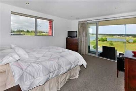 Photo of property in 39 Lakeside Drive, Pegasus, 7612