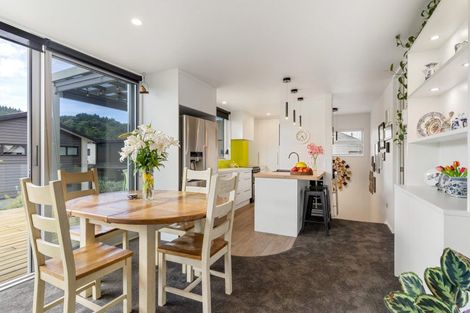 Photo of property in 202 Bond Street, Whangamata, 3620