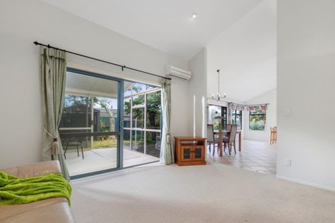 Photo of property in 18 Rush Creek Drive, Westgate, Auckland, 0614