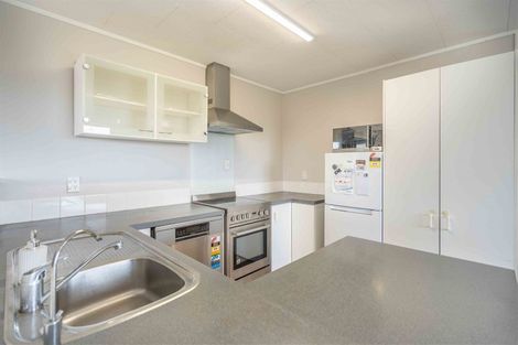 Photo of property in 16 Amery Place, West Harbour, Auckland, 0618