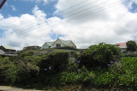 Photo of property in 70 Waitea Road, Muriwai, Waimauku, 0881